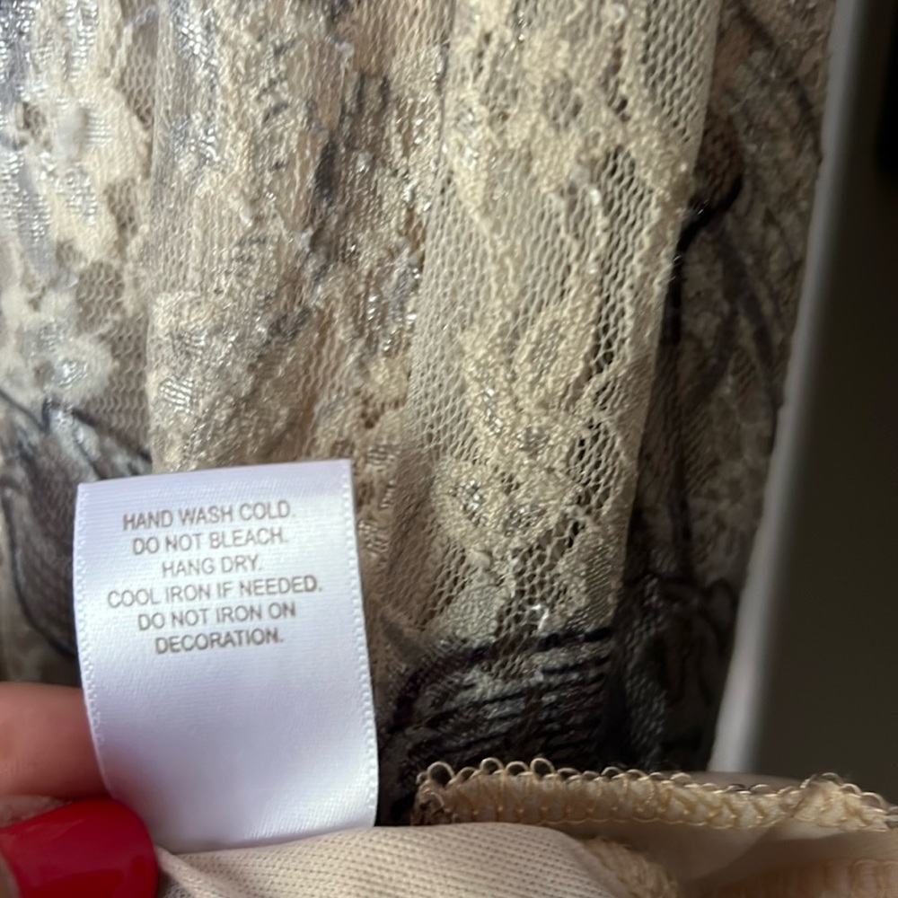 🛍 2/$15 Roz & Ali Blouse - Picture 9 of 10